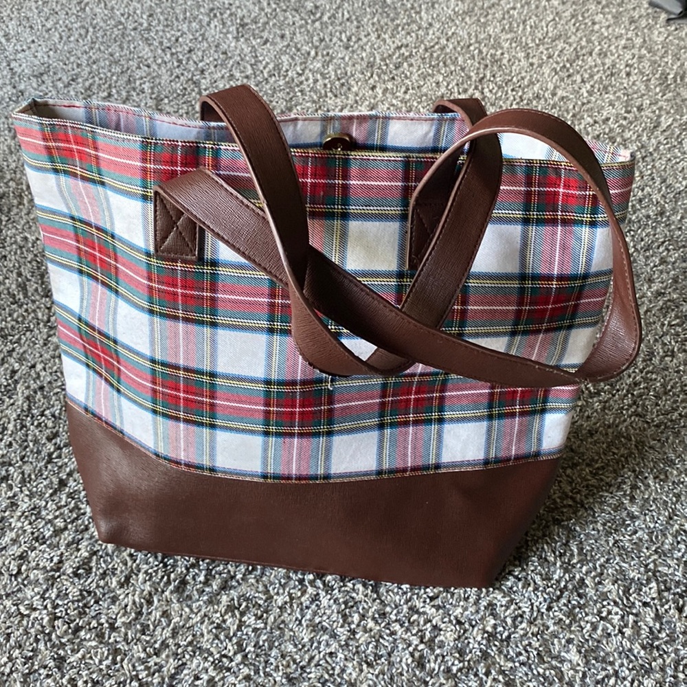 Barnes & Noble Tote - Picture 1 of 5
